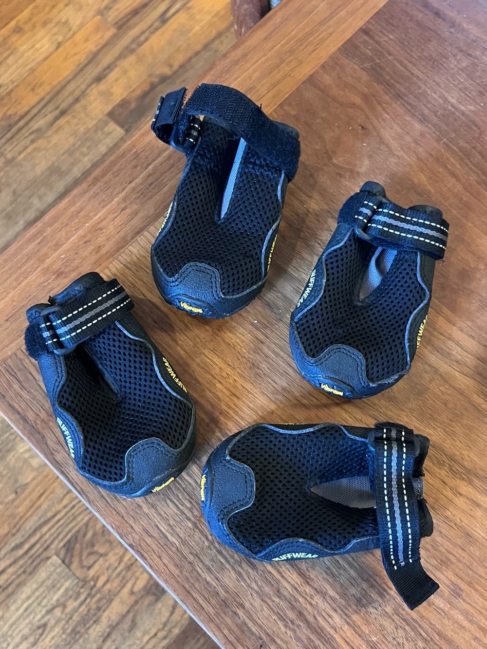Ruffwear grip trex ~ 4 dog boots shoes - for hikes, outdoor, parks! Medium 3”